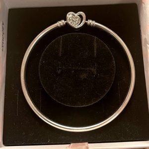 Pandora Heart Bangle (Limited Edition)